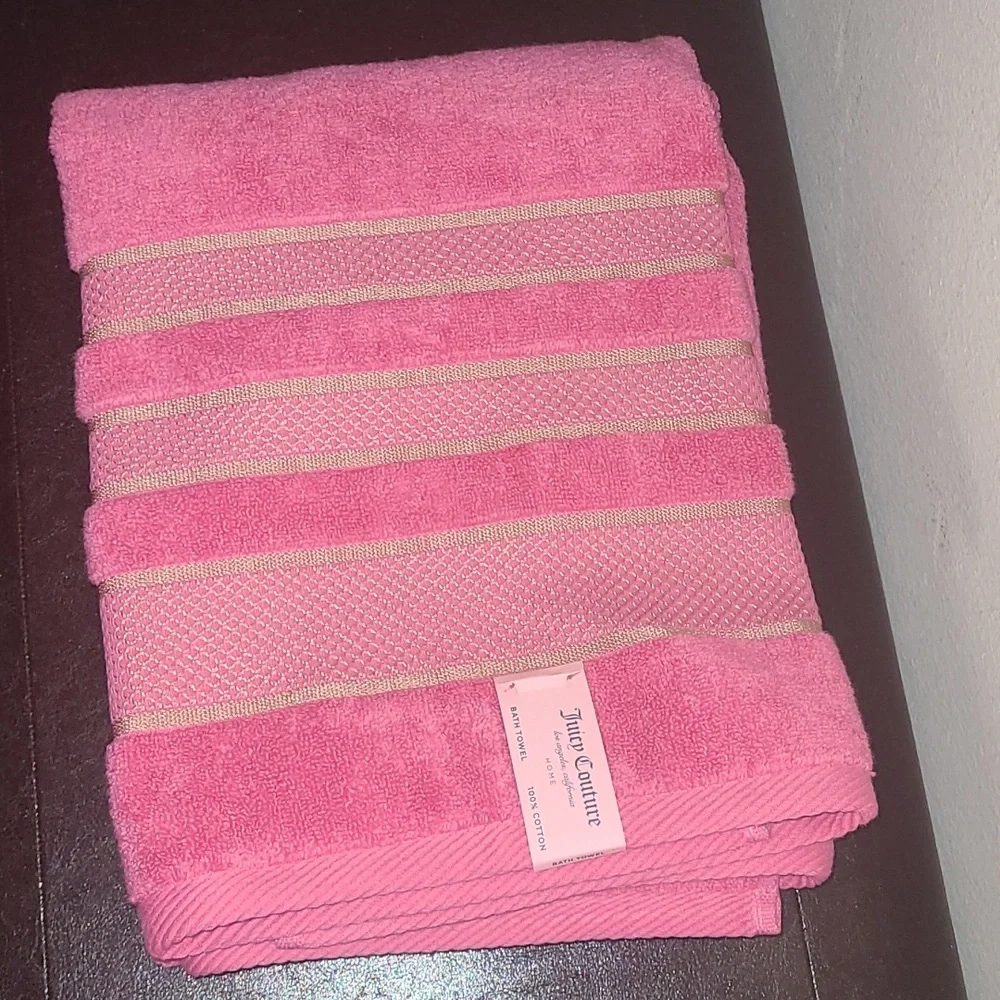 💕NWT 3pc Juicy Couture Pink Towel Set